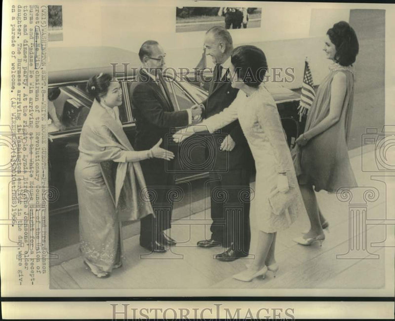 Load image into Gallery viewer, 1966 Press Photo Pres. Johnson &amp; family greet Gen. Ne Win &amp; his wife, Washington
