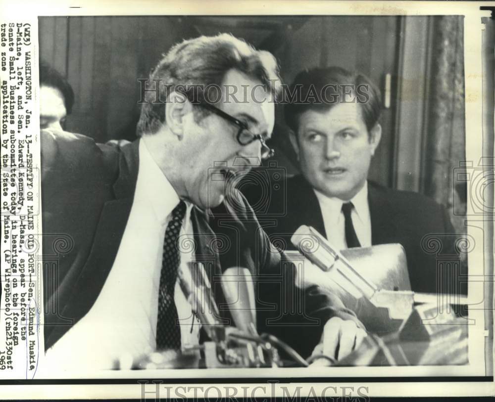1969 Press Photo Senators Edmund Muskie and Kennedy at Maine oil port hearing