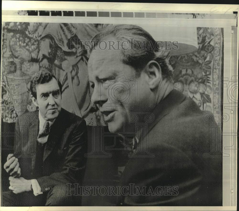 Load image into Gallery viewer, 1971 Press Photo Senator Edmund Muskie Meets with West German Chancellor, Bonn
