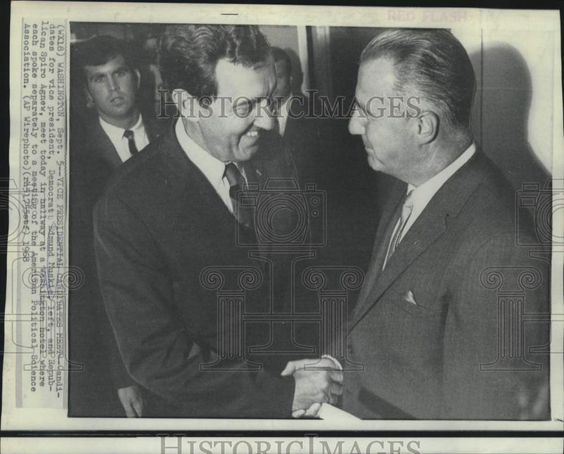 Load image into Gallery viewer, 1968 Press Photo Vice President candidates Edmund Muskie, Spiro Agnew meet in DC
