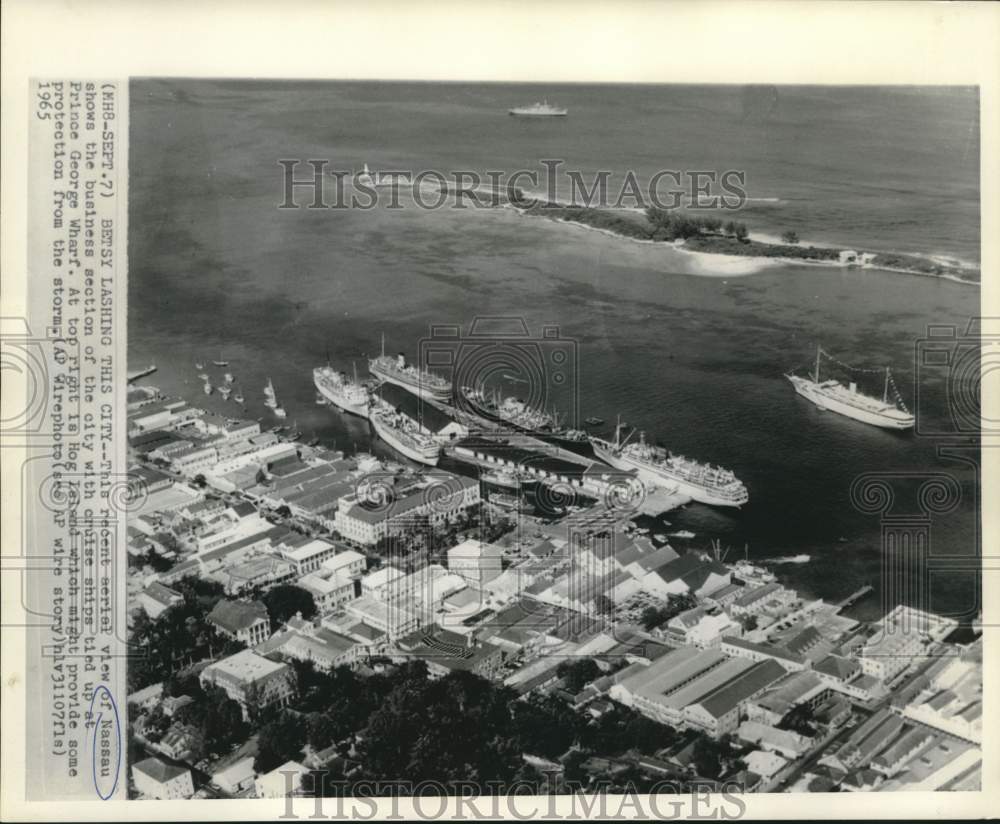 1965 Press Photo Aerial view of Nassau business section and Prince George Wharf