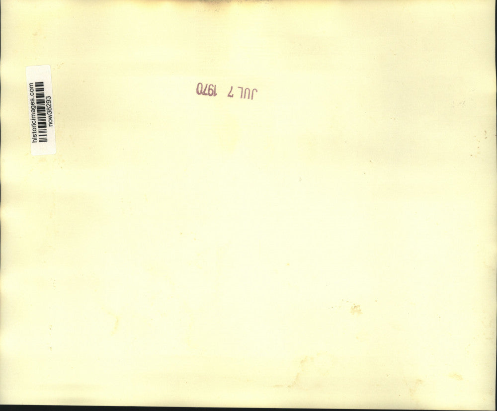 1970 Press Photo Egyptian Pres. Gamal Abdel Nasser examines pottery in Russia