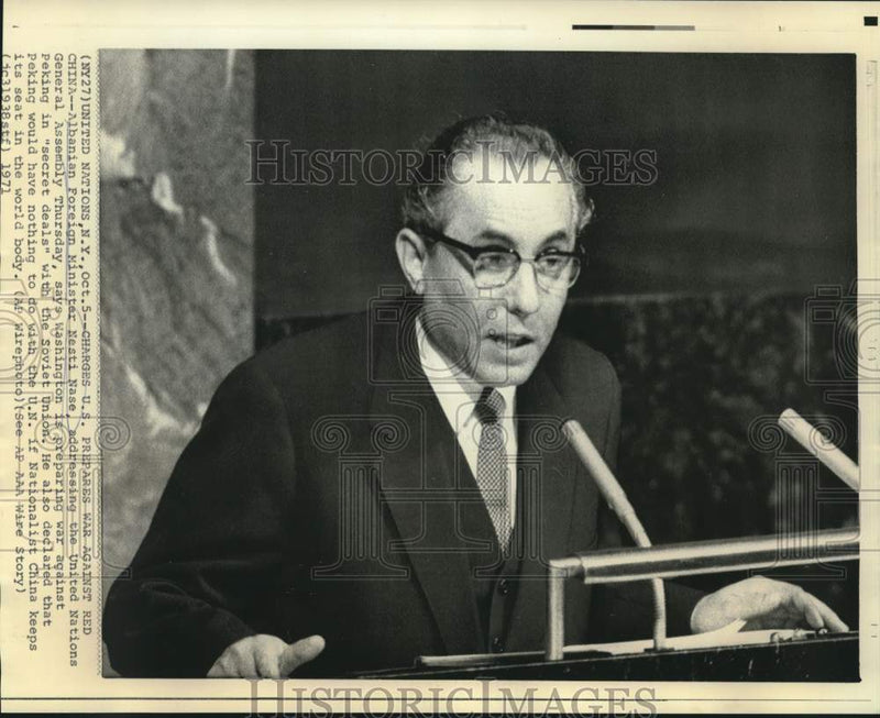Load image into Gallery viewer, 1971 Press Photo Albania's Nesti Nase addresses United Nations General Assembly
