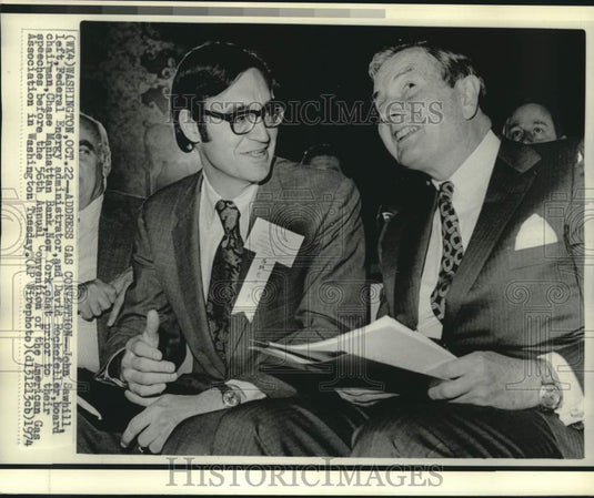 1974 Press Photo John Sawhill and David Rockefeller address gas convention in DC