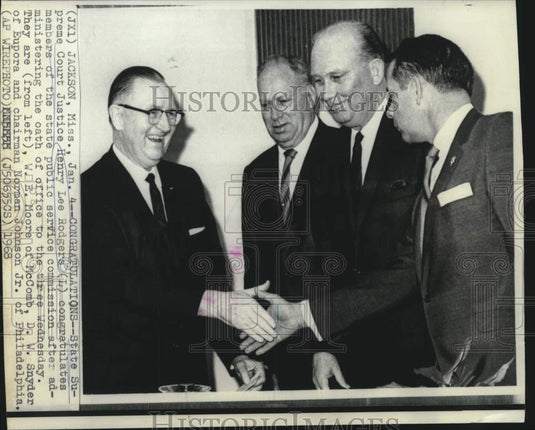 1968 Press Photo Justice Henry Lee Rodgers congratulates Miss. commissioners