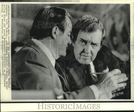 1974 Press Photo Senators Hubert Humphrey and Edmund Muskie confer in Washington