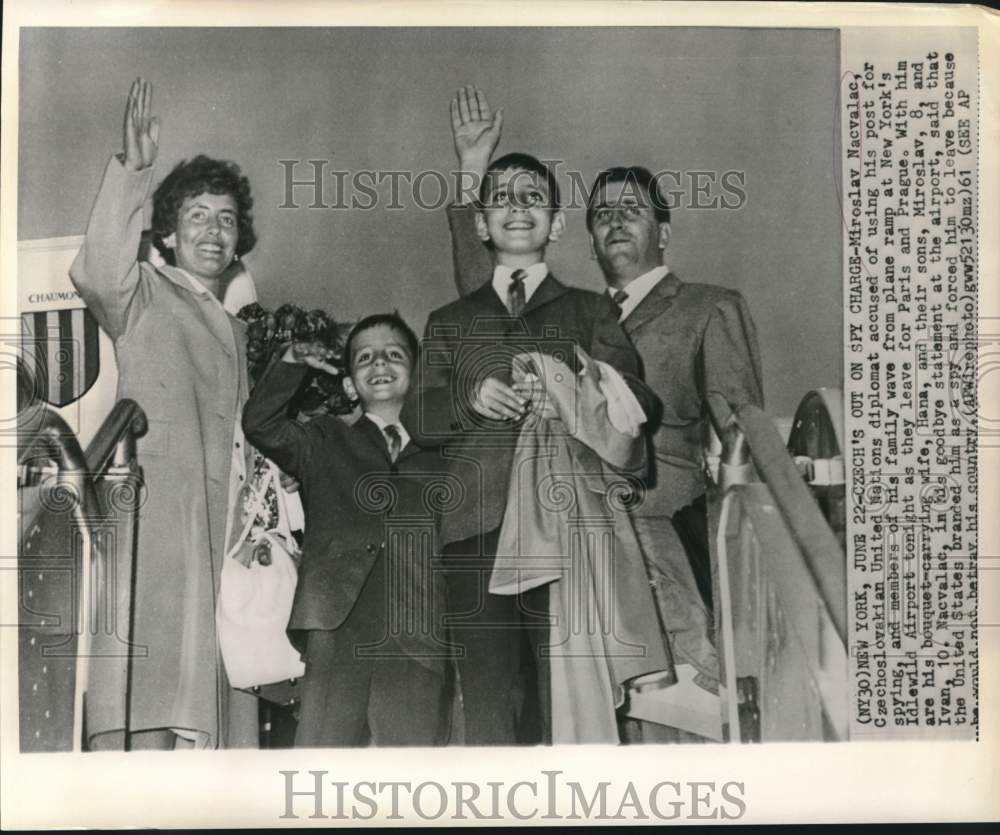 1961 Press Photo UN diplomat Miroslav Nacvalac and family wave from plane in NY