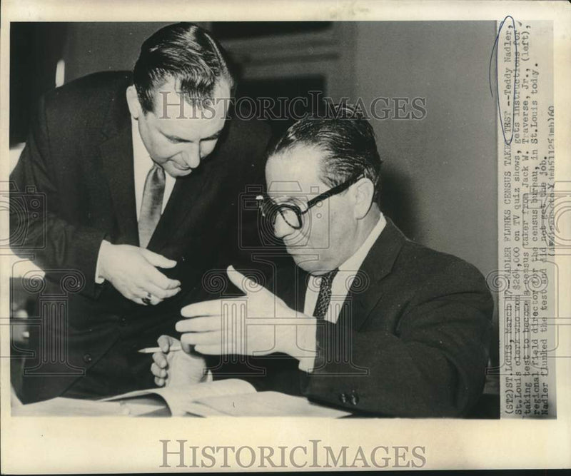 Load image into Gallery viewer, 1960 Press Photo Clerk Teddy Nadler gets instructions from Jack W. Traverse, MO.
