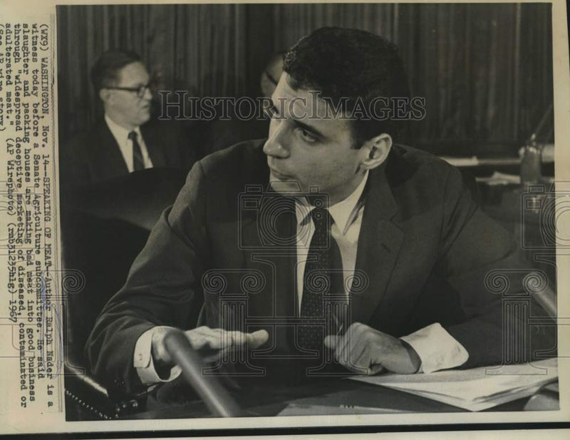 Load image into Gallery viewer, 1967 Press Photo Author Ralph Nader testifies before Senate subcommittee, Wash.
