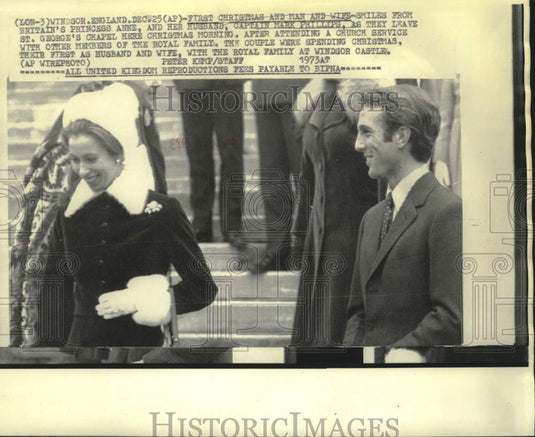 1973 Press Photo Princess Anne and Mark Phillips leave St. George's Chapel