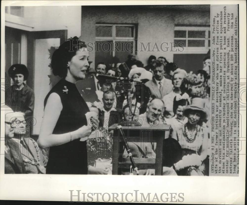 1963 Press Photo Mrs. John Profumo appears at Dymchurch research center ceremony