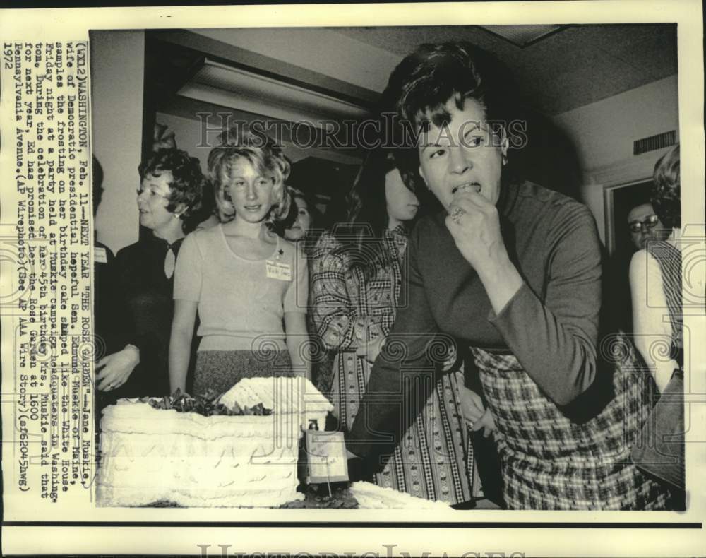 1972 Press Photo Jane Muskie samples birthday cake frosting in Washington