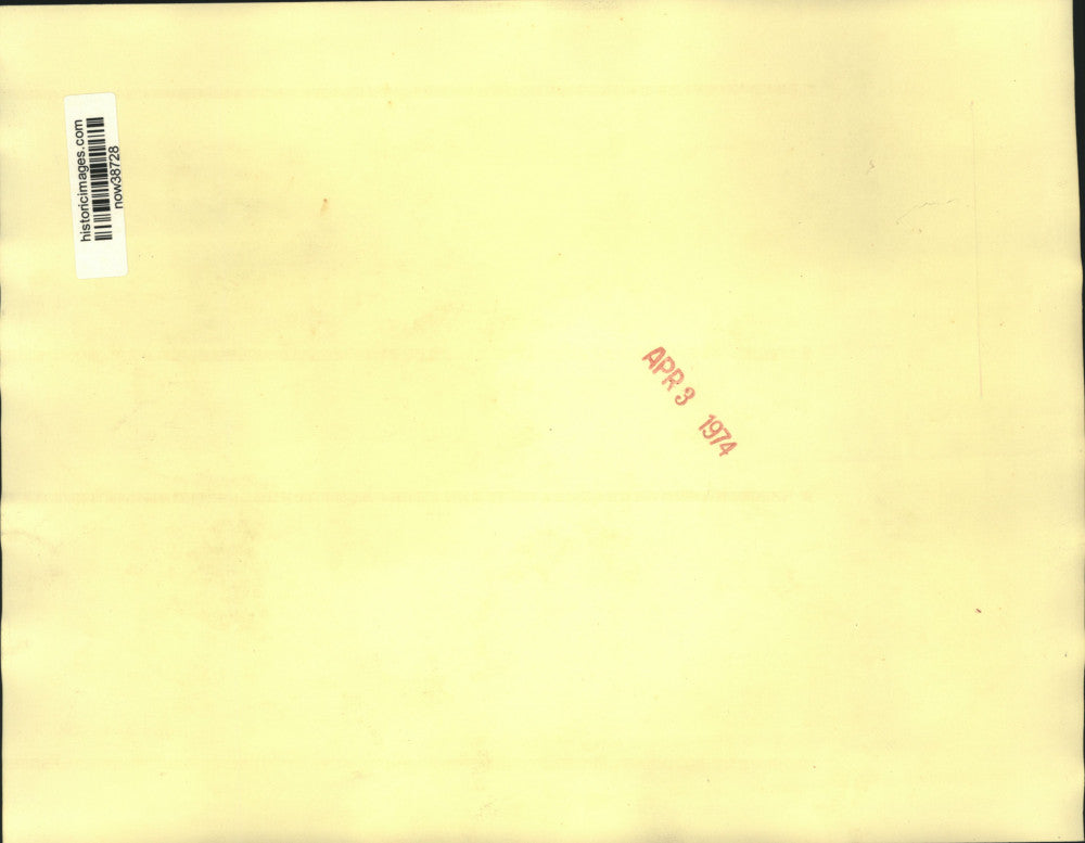 1972 Press Photo French President and Mrs. Georges Pompidou walking near Paris