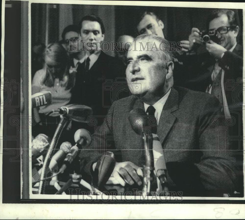 Load image into Gallery viewer, 1969 Press Photo Georges Pompidou forced into presidential runoff with Poher
