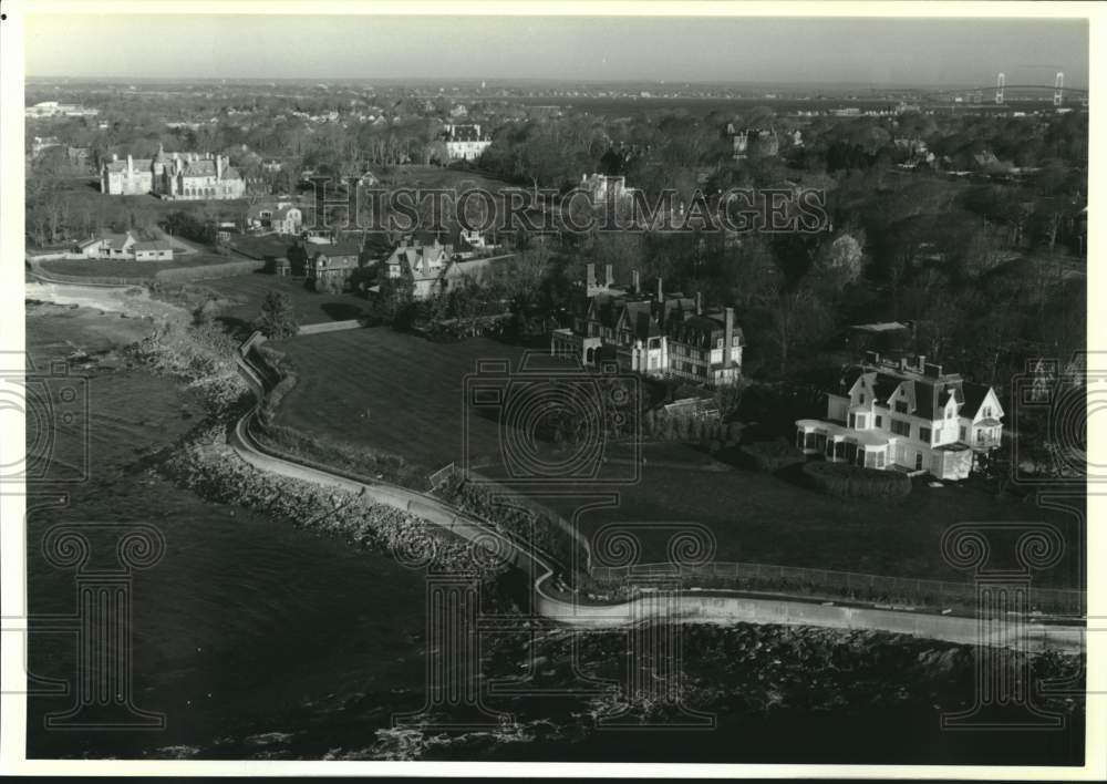 1993 Press Photo Stately homes of Newport, Rhode Island's Cliff Walk