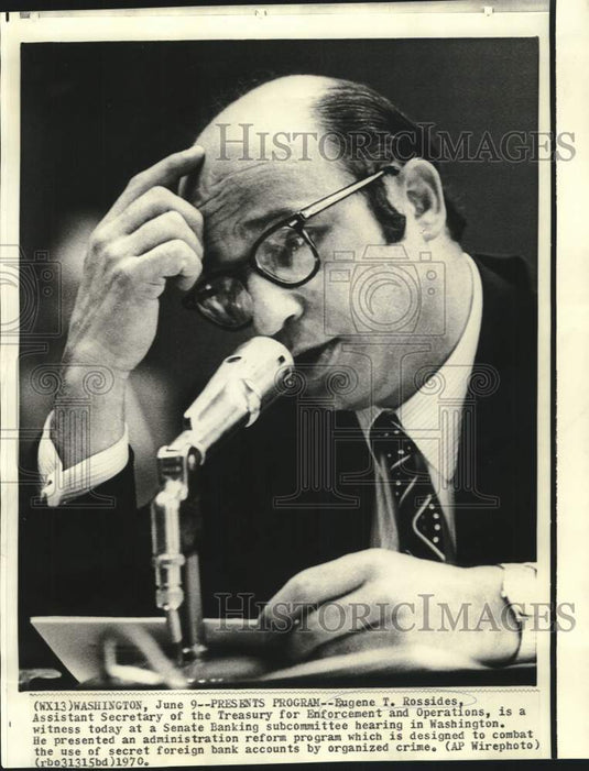 1970 Press Photo Eugene Rossides appears at Washington Senate Banking hearing