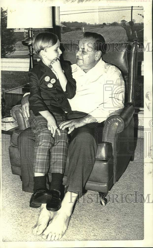 1970 Press Photo Representative Richard Roudebush holds son, Chip, at their home