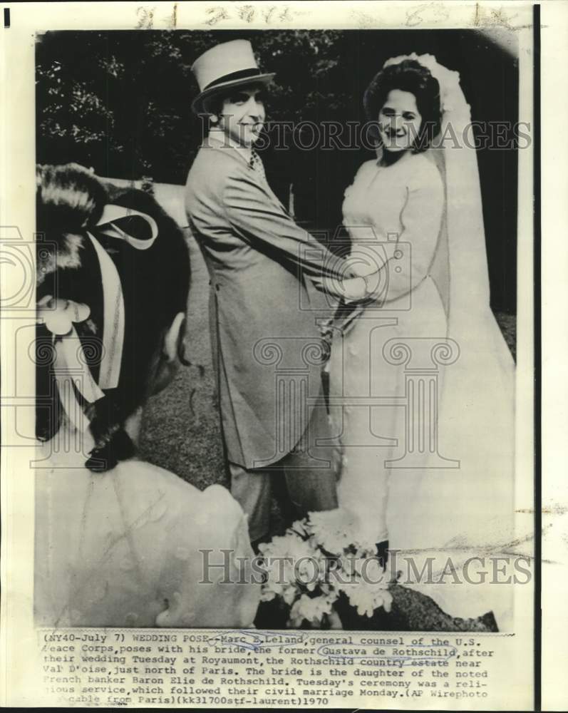 1970 Press Photo Marc Leland and Gustava de Rothschild pose at Royaumont