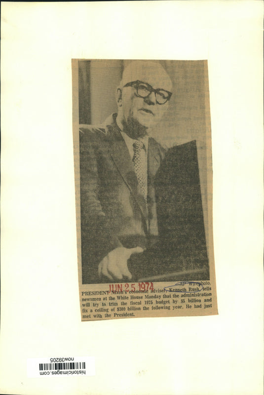 1974 Press Photo President Nixon's Economic Adviser Kenneth Rush Talks Budget