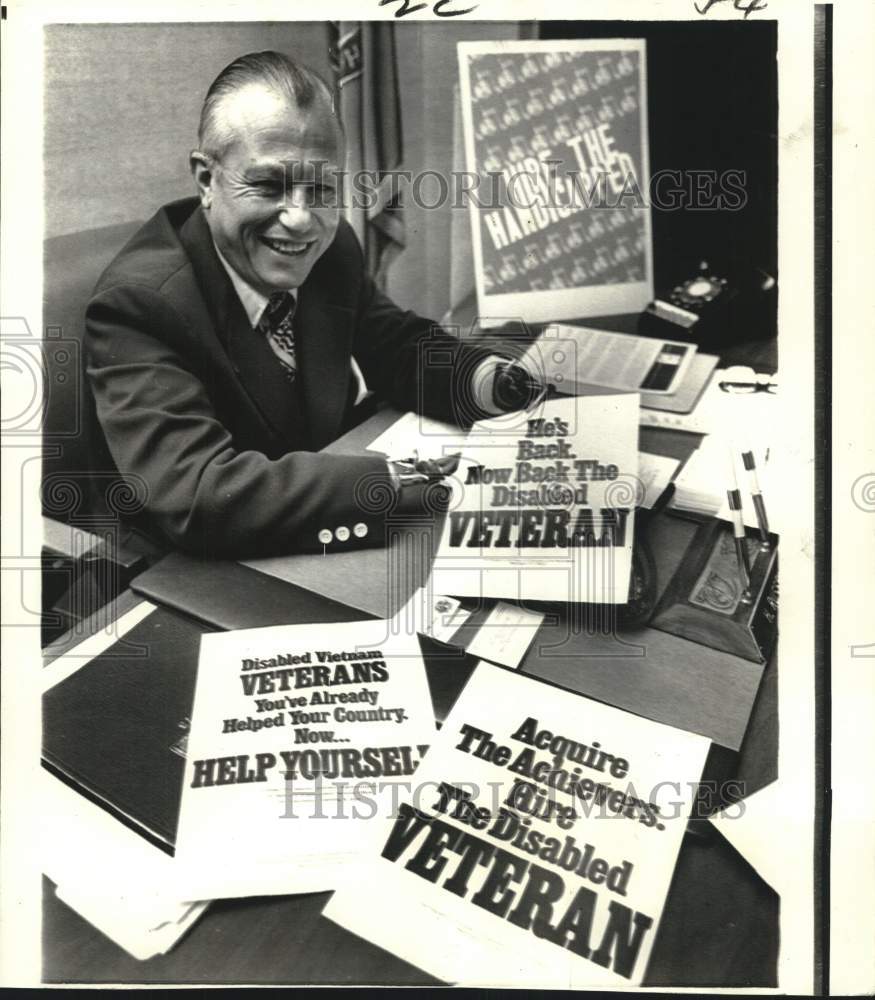 Press Photo Physically handicapped chairman Harold Russell at Washington office