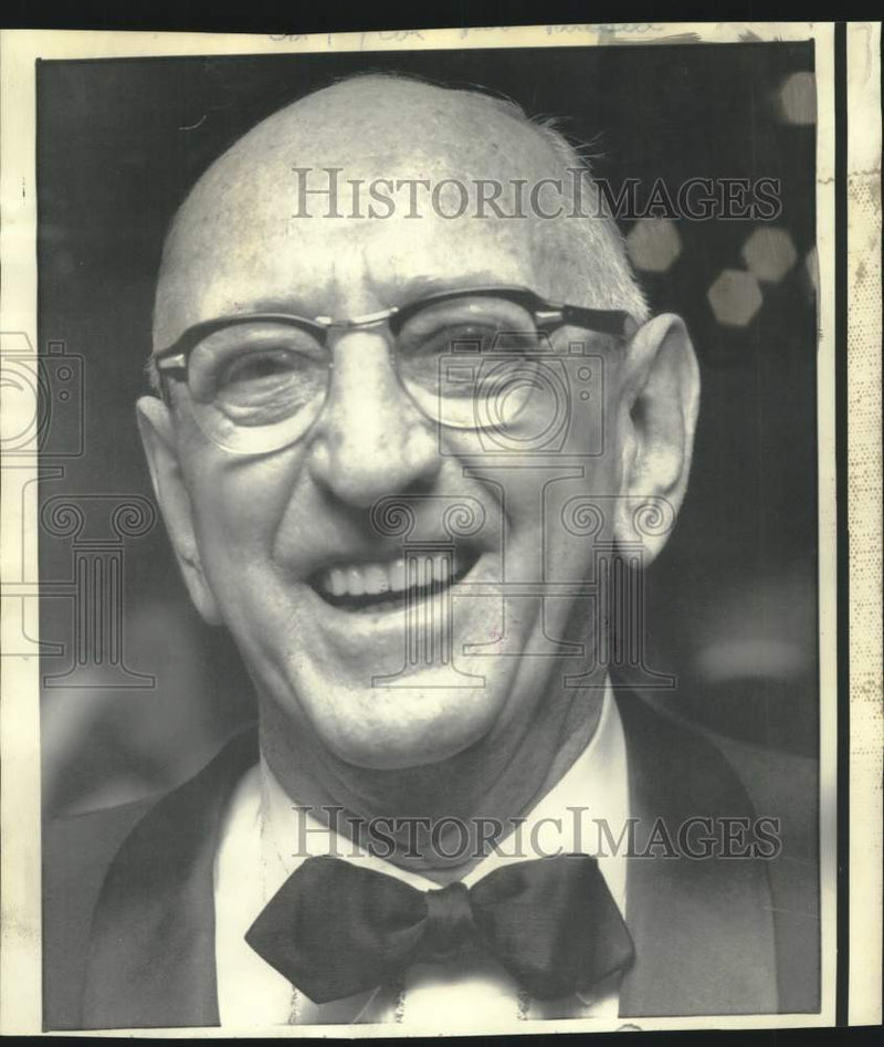 Load image into Gallery viewer, 1969 Press Photo Georgia Senator Richard Russell receives James Forrestal Award
