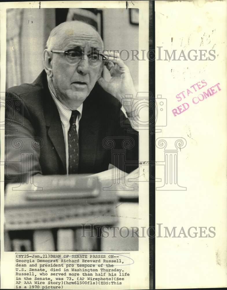 Load image into Gallery viewer, 1970 Press Photo Dean of Senate Richard Russell in Washington office - now39246
