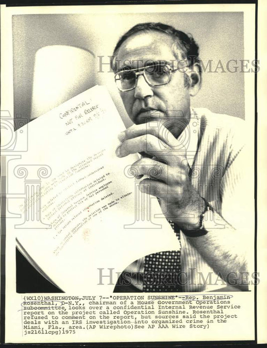 1975 Press Photo Benjamin Rosenthal looks over IRS "Operation Sunshine" report