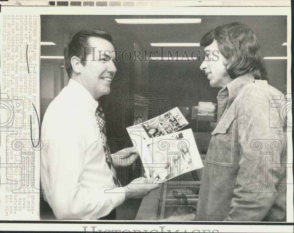 1974 Press Photo AP Pulitzer Prize winner Tony Roberts and editor Hal Buell