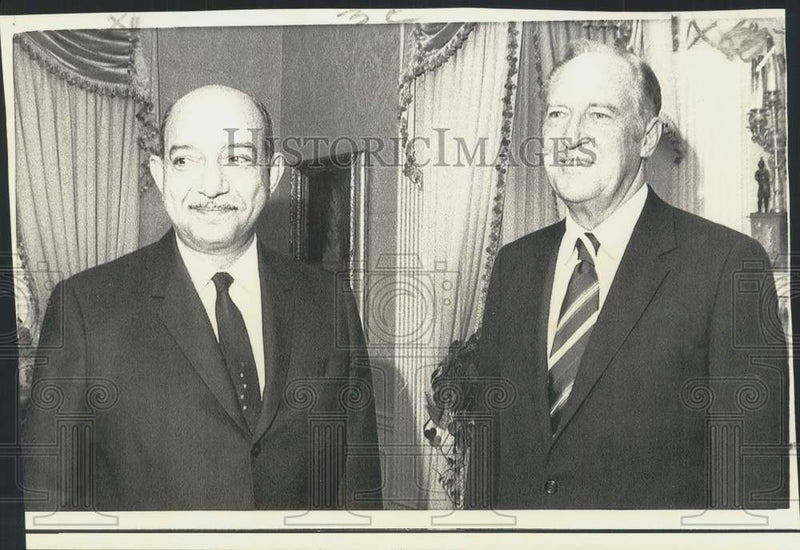 Load image into Gallery viewer, 1970 Press Photo Secretary of State William Rogers &amp; Egyptian Foreign Minister
