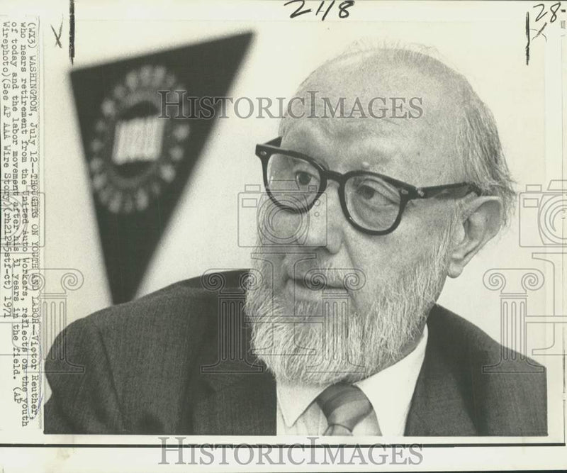 Load image into Gallery viewer, 1971 Press Photo UAW Victor Reuther reflects on youth and labor in Washington
