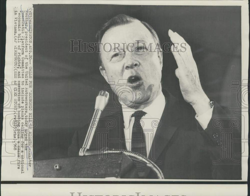 Load image into Gallery viewer, 1968 Press Photo UAW President Walter Reuther speaks at Platform Committee
