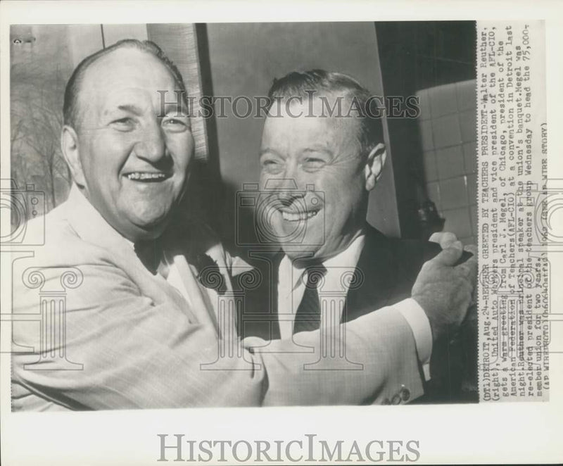 Load image into Gallery viewer, 1962 Press Photo Walter Reuther greeted in Detroit by Carl Megel - now39437
