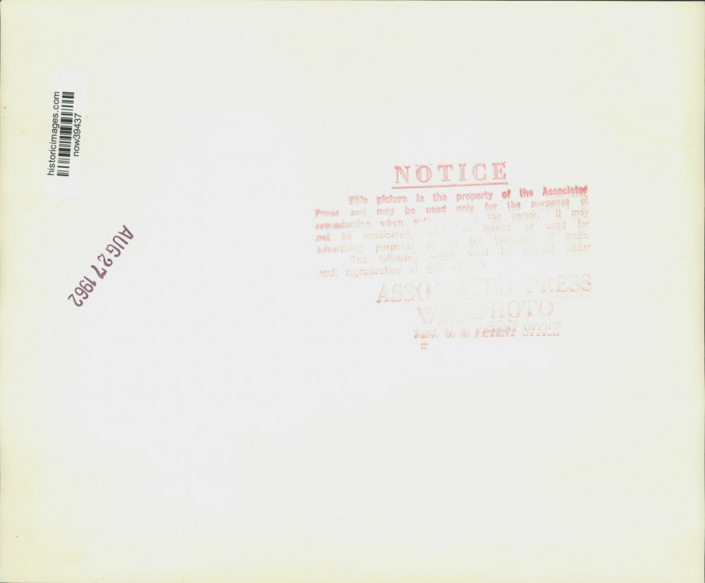 1962 Press Photo Walter Reuther greeted in Detroit by Carl Megel - now39437