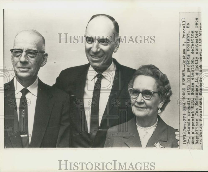 Load image into Gallery viewer, 1962 Press Photo New House member Graham Purcell with parents - now39450
