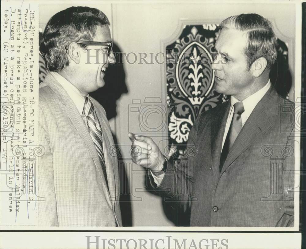 1971 Press Photo Louisiana Gubernatorial Hopeful, State Senator with Press