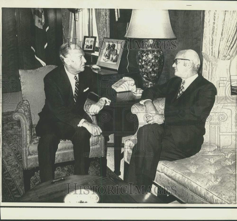 Load image into Gallery viewer, 1971 Press Photo William Rogers and Kenneth Rush confer at State Department
