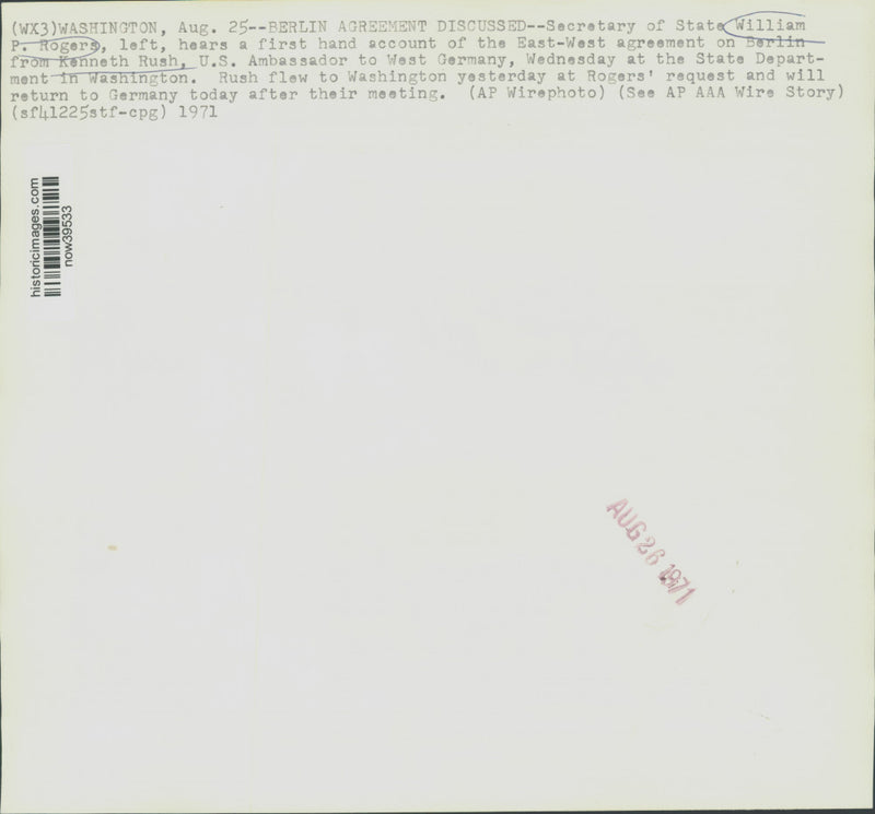 Load image into Gallery viewer, 1971 Press Photo William Rogers and Kenneth Rush confer at State Department
