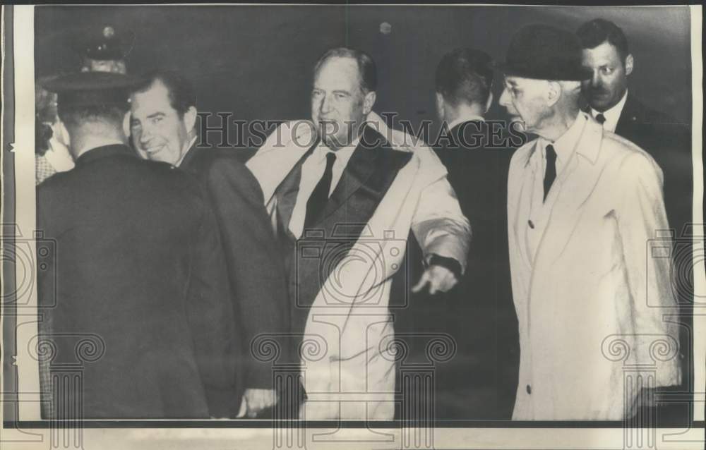 1969 Press Photo William Rogers, NIxon and Bunker greeted by Andrews AFB General