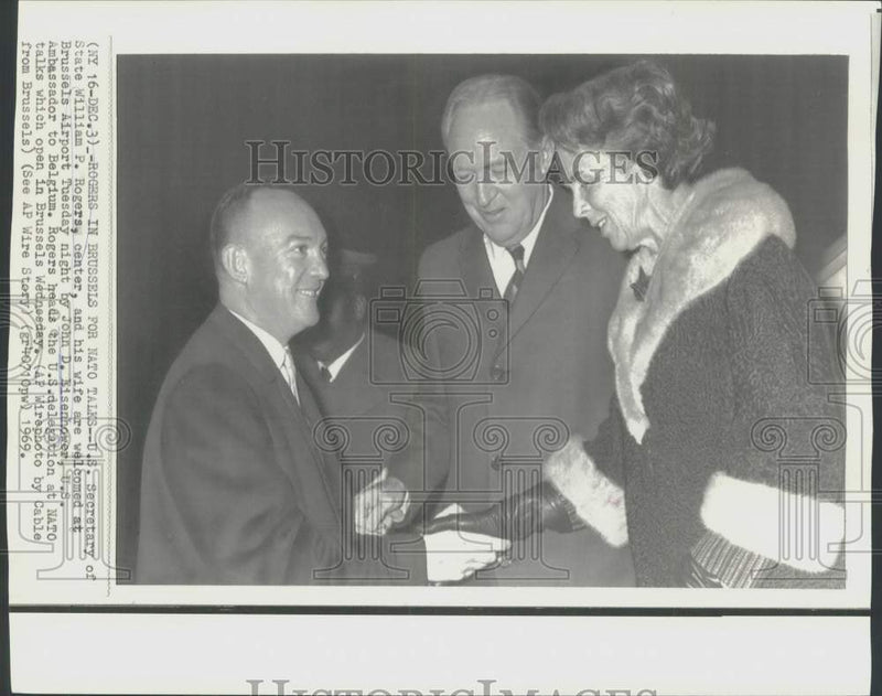 Load image into Gallery viewer, 1969 Press Photo John D. Eisenhower greets William Rogers &amp; wife in Brussels
