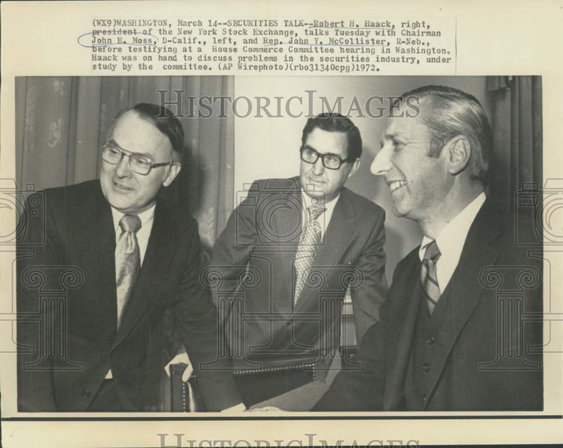 Load image into Gallery viewer, 1972 Press Photo John Moss with other House Commerce Committee witnesses
