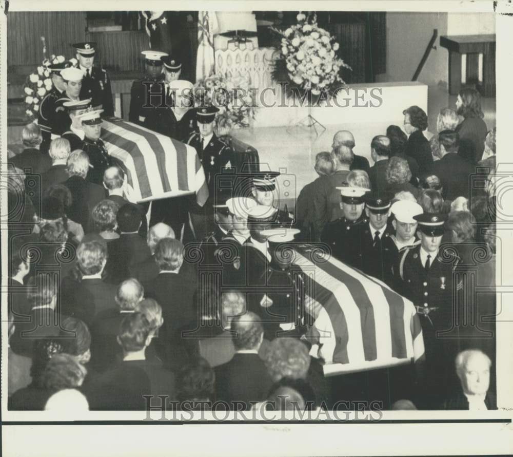 1973 Press Photo Military Honor Guard at funeral of Cleo Noel and Curtis Moore