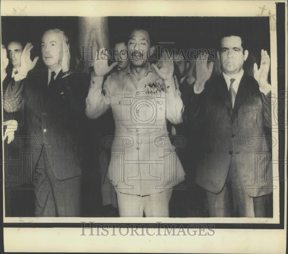 1973 Press Photo Egypt's President Sadat, Government Figures in Feast Prayers