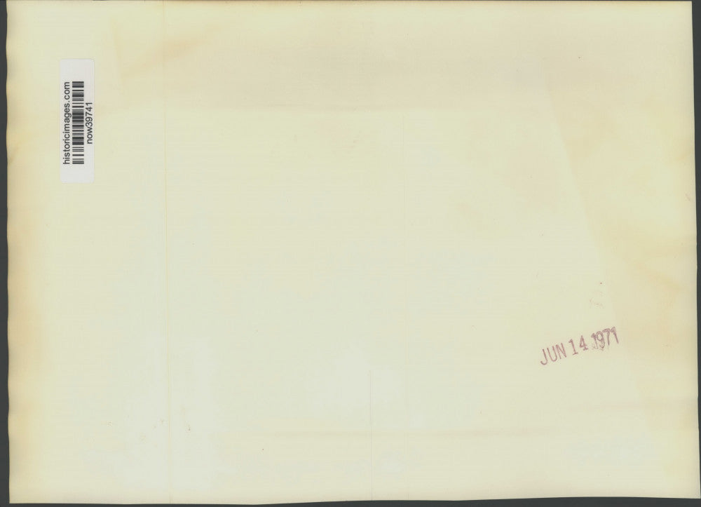 1971 Press Photo Lt. Col. Georgy Dobrovolsky demonstrates the Salute laboratory