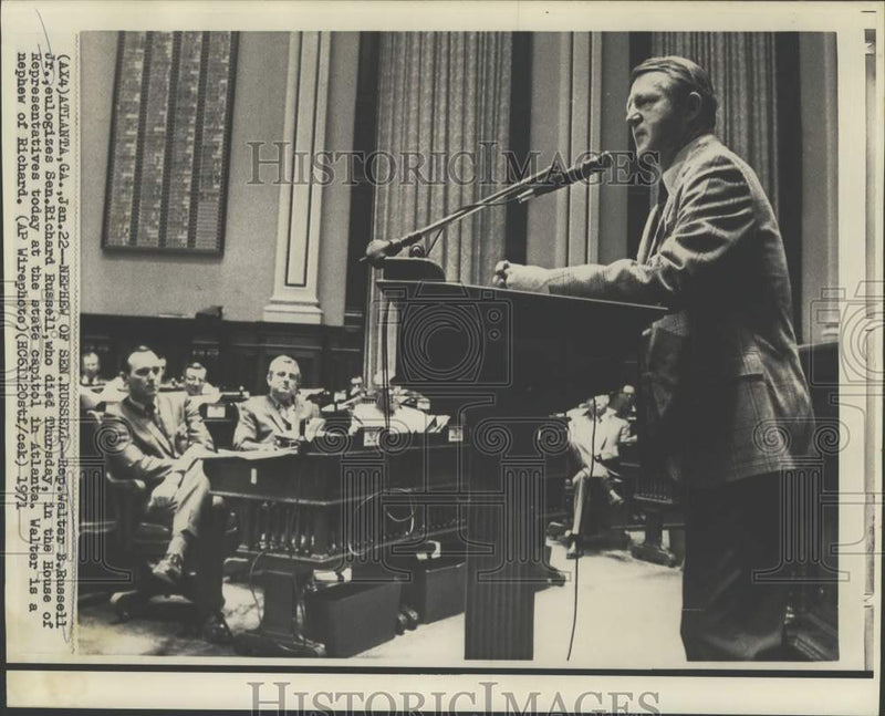 Load image into Gallery viewer, 1971 Press Photo Rep. Walker Russell speaks at Richard Russell's funeral, GA.
