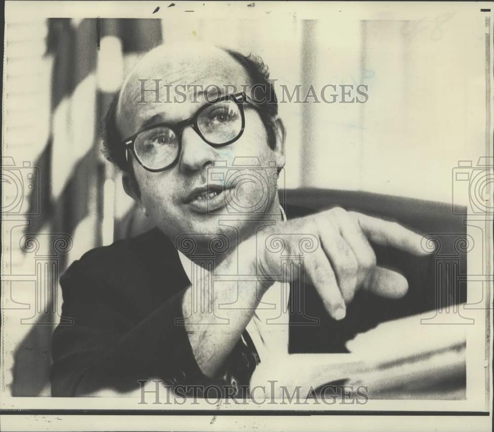 1970 Press Photo Enforcement Treasury Sec. Eugene Rossides interviews in Wash.