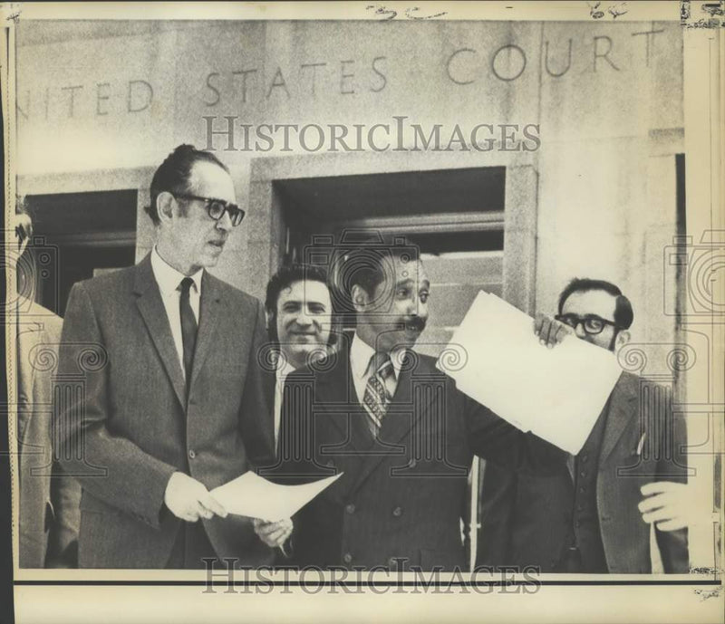 Load image into Gallery viewer, 1971 Press Photo Reps. Ben Rosenthal, Parren Mitchell file suit in court, Wash.
