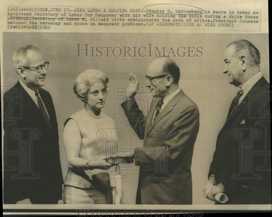 1966 Press Photo Stanley Ruttenberg swears in as assistant labor secretary, Wash