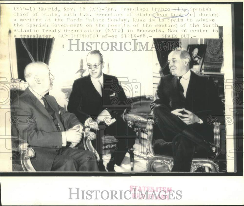 Load image into Gallery viewer, 1968 Press Photo Gen. Francisco Franco &amp; Sec. Dean Rusk confer in Madrid, Spain
