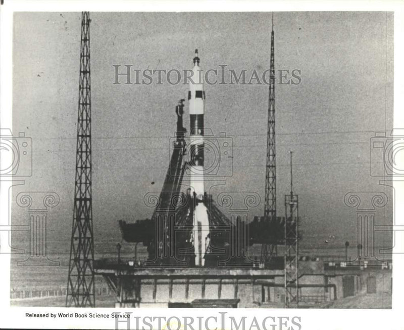 Load image into Gallery viewer, 1969 Press Photo A manned Soviet Soyuz spacecraft rocket before launch, Russia

