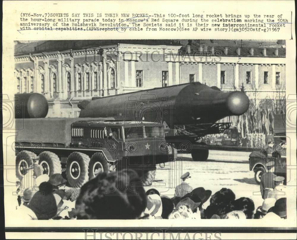 1967 Press Photo A 100-foot long rocket on display at a military parade, Moscow